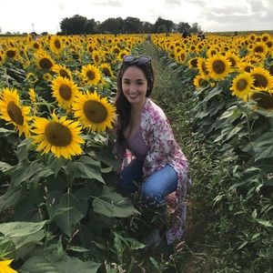 Meet your Posher, Julia